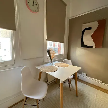 Modern Flat In Victorian West Kensington Mansion Apartment London Exterior photo